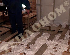 Фото утепление пола (потолка) между лагами заливным пенопластом экоизол - ТЕПЛОНОМ™