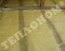 Фото утепление пола (чердака) между лагами заливным пенопластом экоизол - ТЕПЛОНОМ™