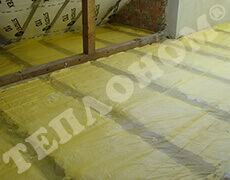 Фото утепление пола (потолка) между лагами заливным пенопластом экоизол - ТЕПЛОНОМ™